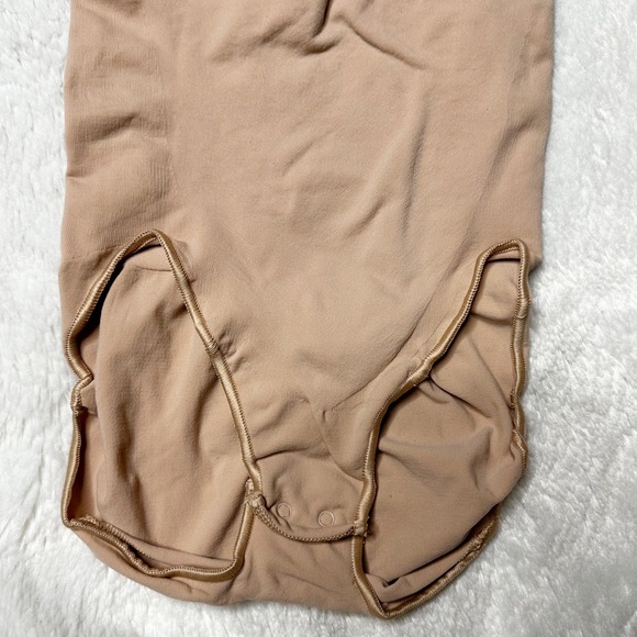 NEW Skims Seamless Sculpting Brief Bodysuit in Mica Women’s Various Sizes - Picture 4 of 11